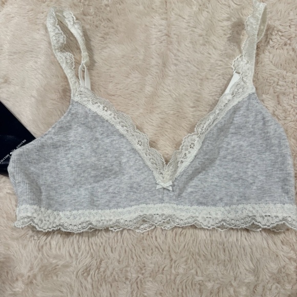 Brandy Melville grey laced bralette - Picture 1 of 1